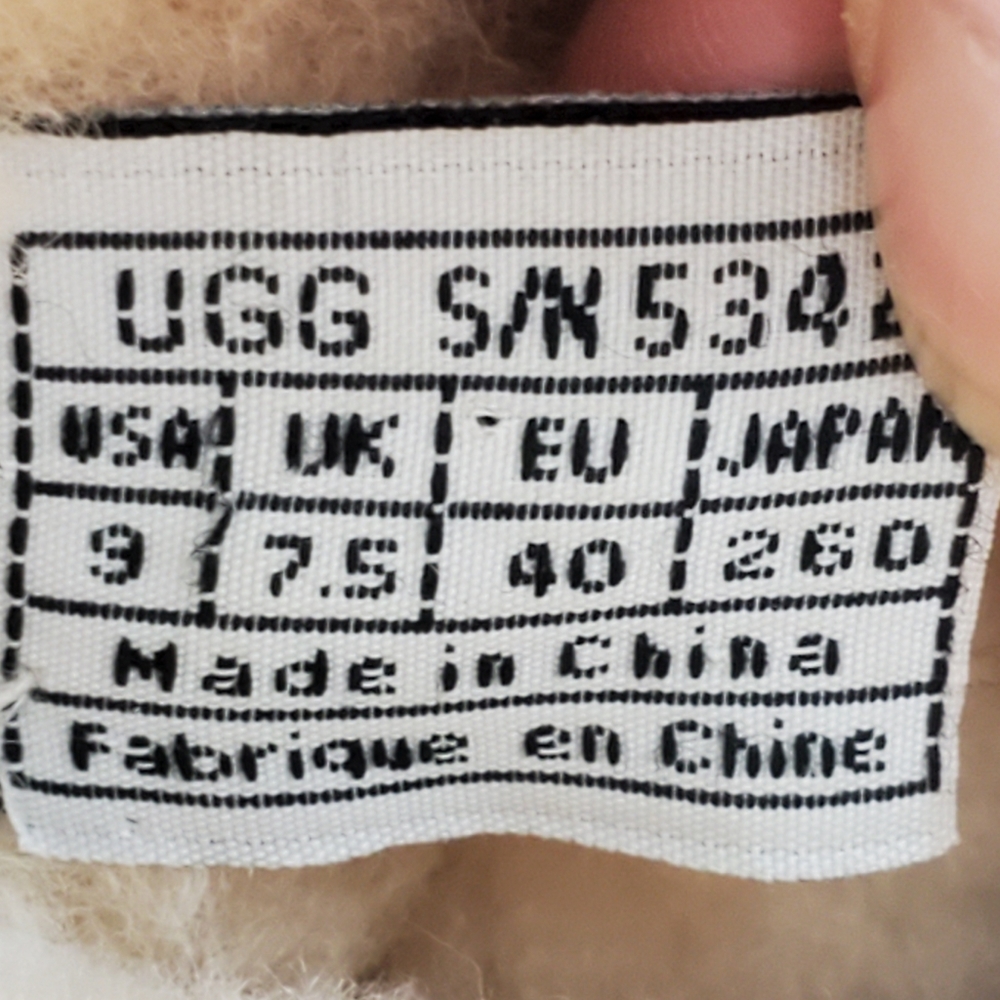 Ugg Classic tall boot 2 - Picture 3 of 12